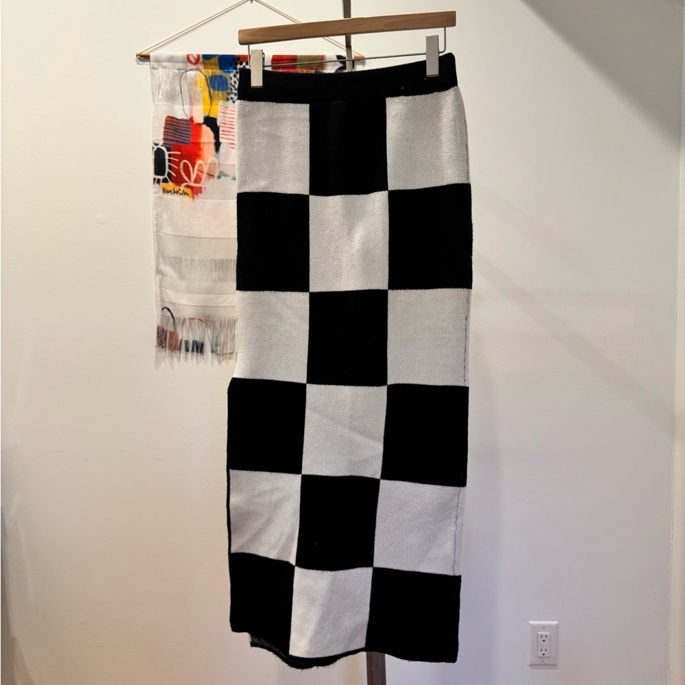 Black and White Checkered Women's Knit Skirt